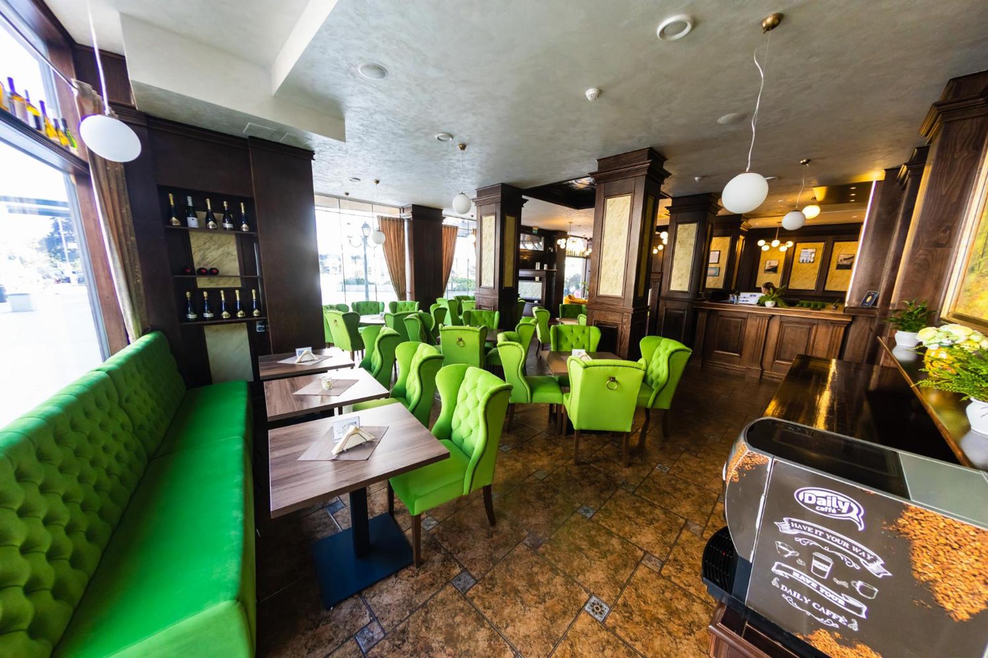 Daily Plaza Hotel Suceava Exterior photo