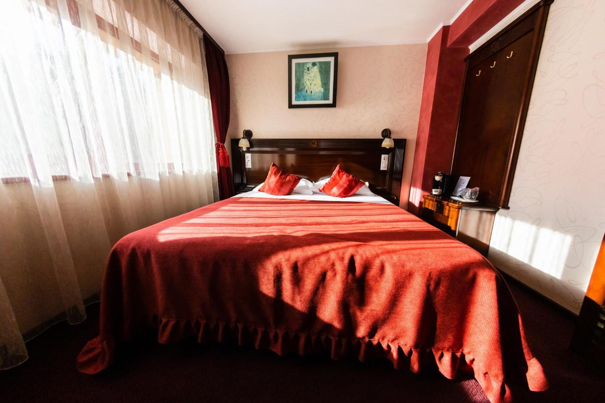 Daily Plaza Hotel Suceava Exterior photo